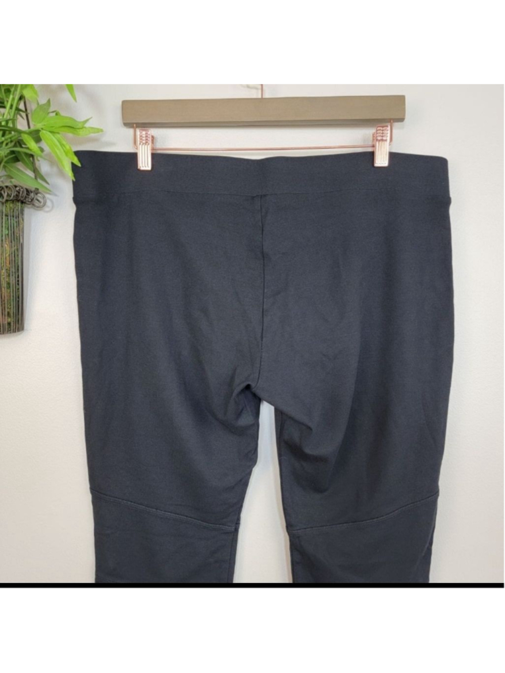 CAbi #543 XL Mid Rise Ponte Knit Seamed Black Ankle Leggings Pull On Skinny Pant - Picture 8 of 11